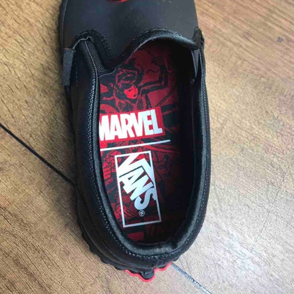 NWT VANS&Marvel Classic Slip On Black Widow W - Picture 8 of 8
